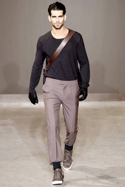 Look 28